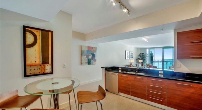 GREAT PRICE - price adjusted for this phenomenal condo in the OASIS 